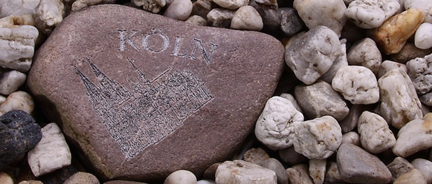 Dom und Schriftzug auf Stein gelasert